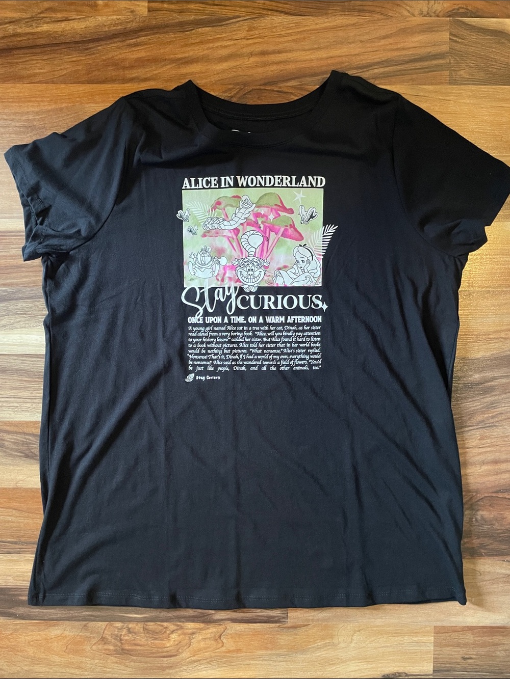 Torrid Disney Alice in Wonderland graphic tee size 2 2x 18 20